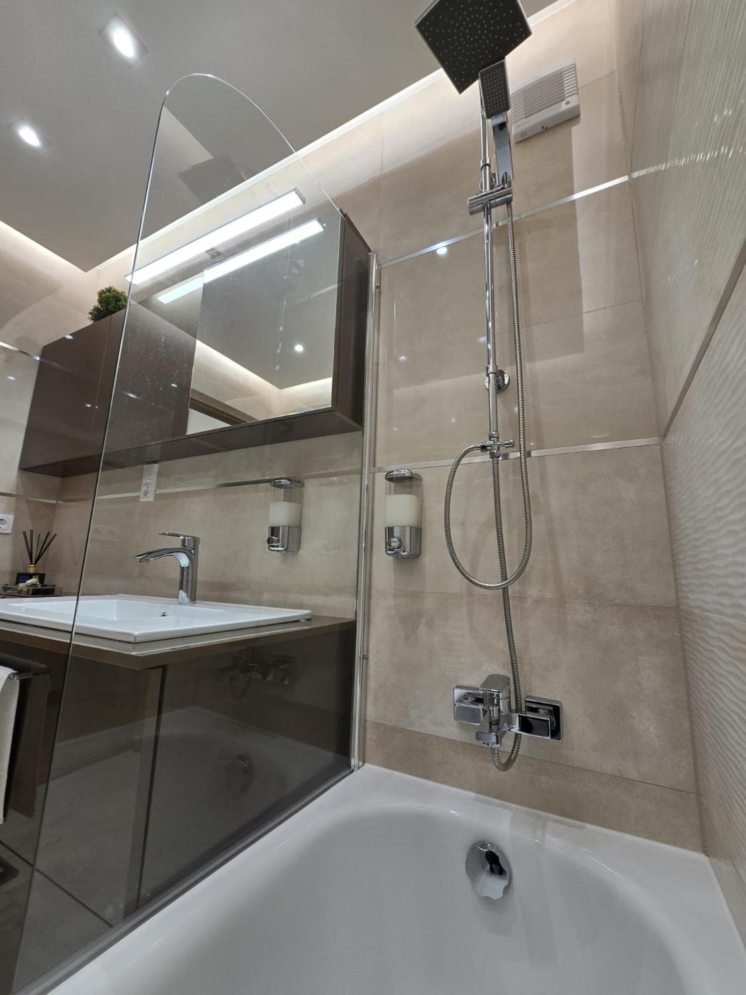 Rebany 3 Apartment *