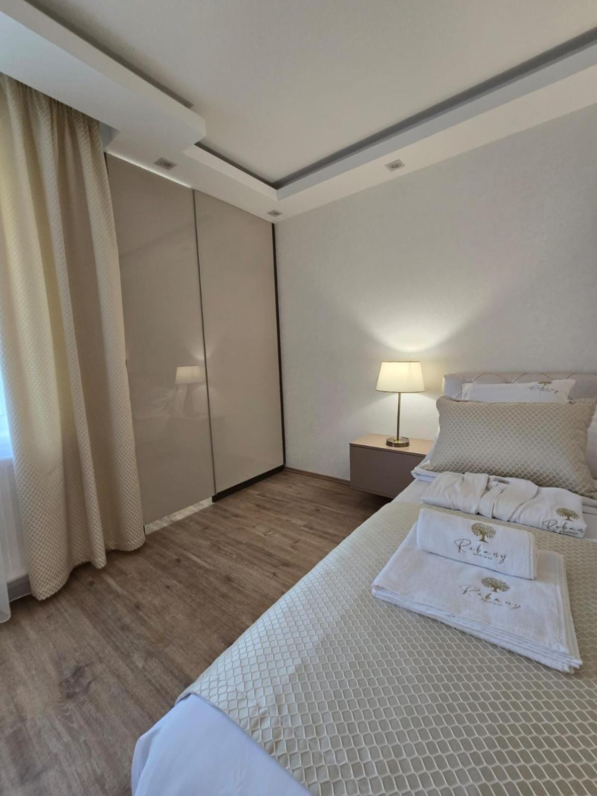 Rebany 3 Apartment *